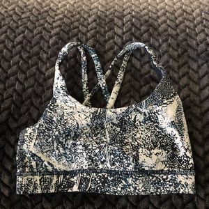 Lululemon sports bra